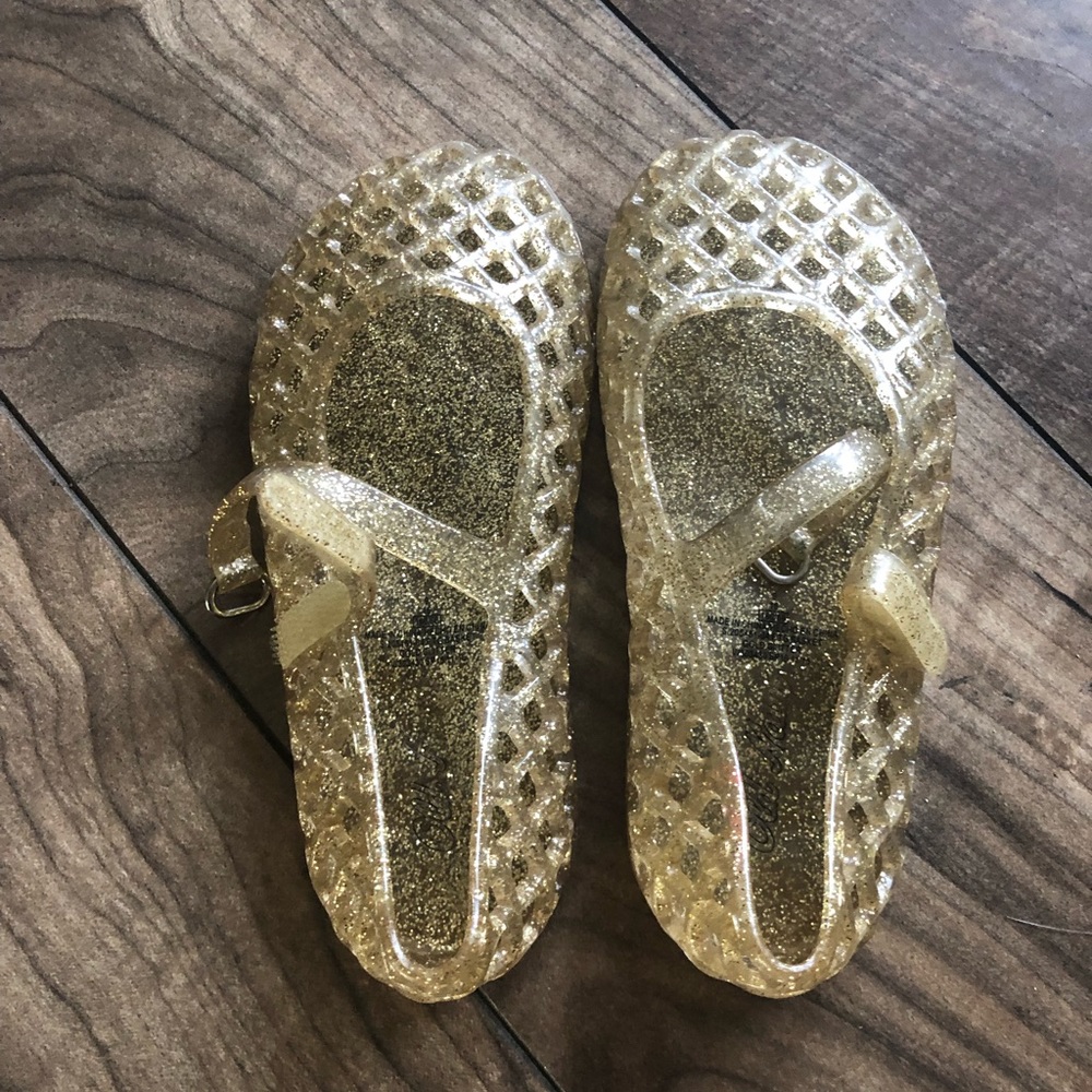 Old Navy gold jellies in great condition.